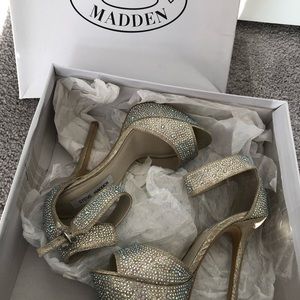 Steve Madden size 7.5 peep-toe heels, 5 inch platform